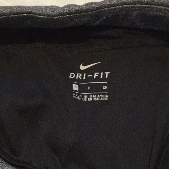 Nike youth running shorts - Picture 3 of 7